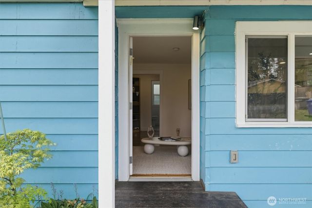 1651 SW 114th Street, Seattle, WA 98146