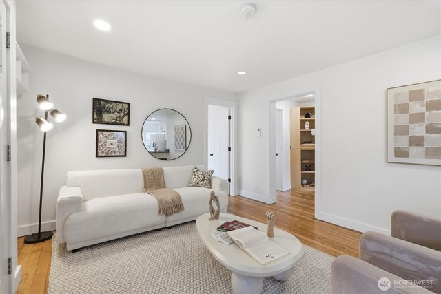 1651 SW 114th Street, Seattle, WA 98146