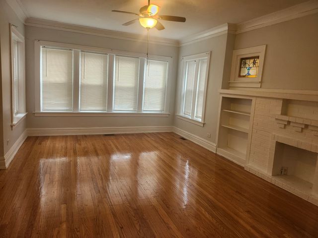 7412 S Prairie Avenue 1F, Chicago, IL 60619