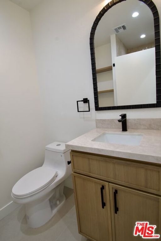 Image 13 of property listing at 5660 Spokane Street, Los Angeles, CA 90016