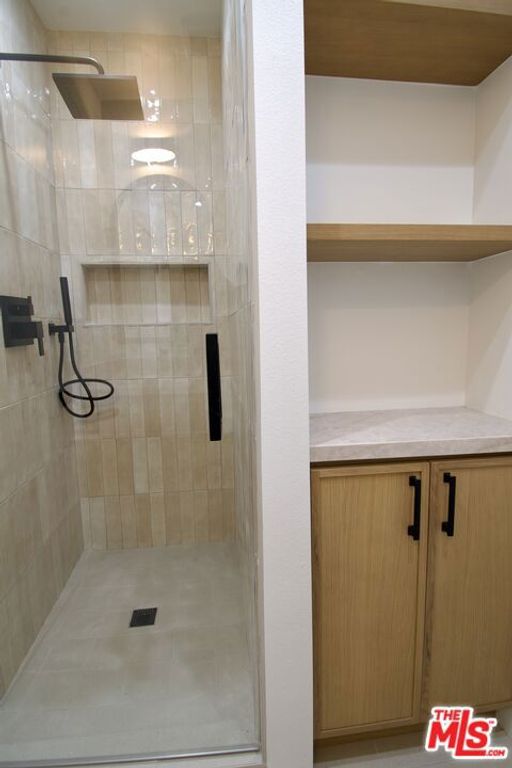 Image 14 of property listing at 5660 Spokane Street, Los Angeles, CA 90016