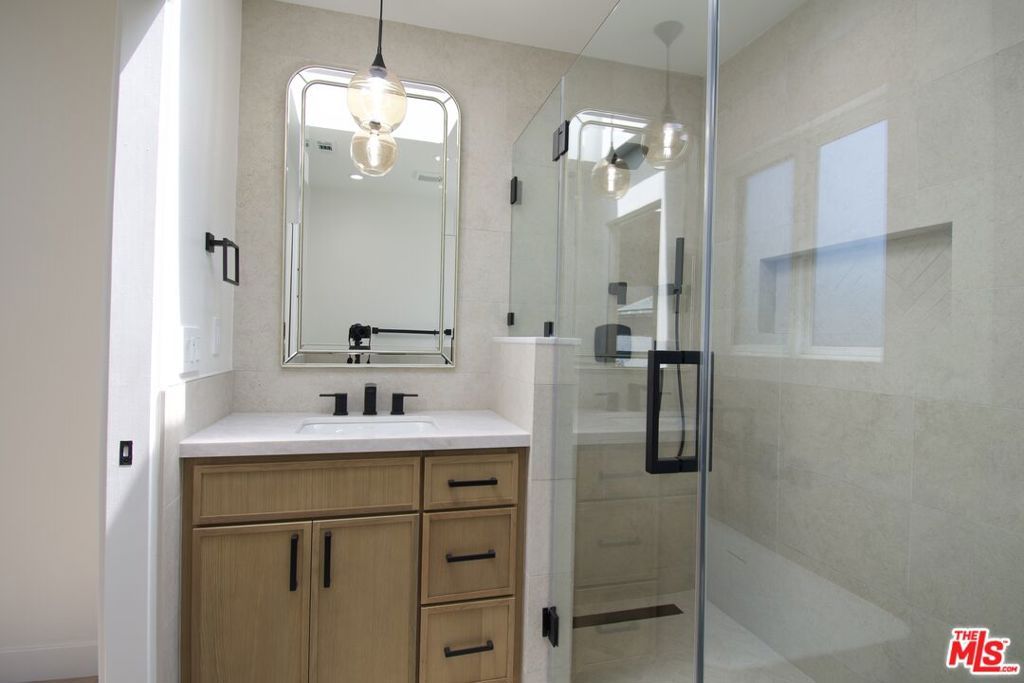 Image 19 of property listing at 5660 Spokane Street, Los Angeles, CA 90016