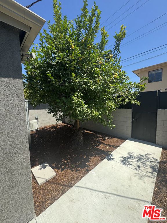 Image 26 of property listing at 5660 Spokane Street, Los Angeles, CA 90016