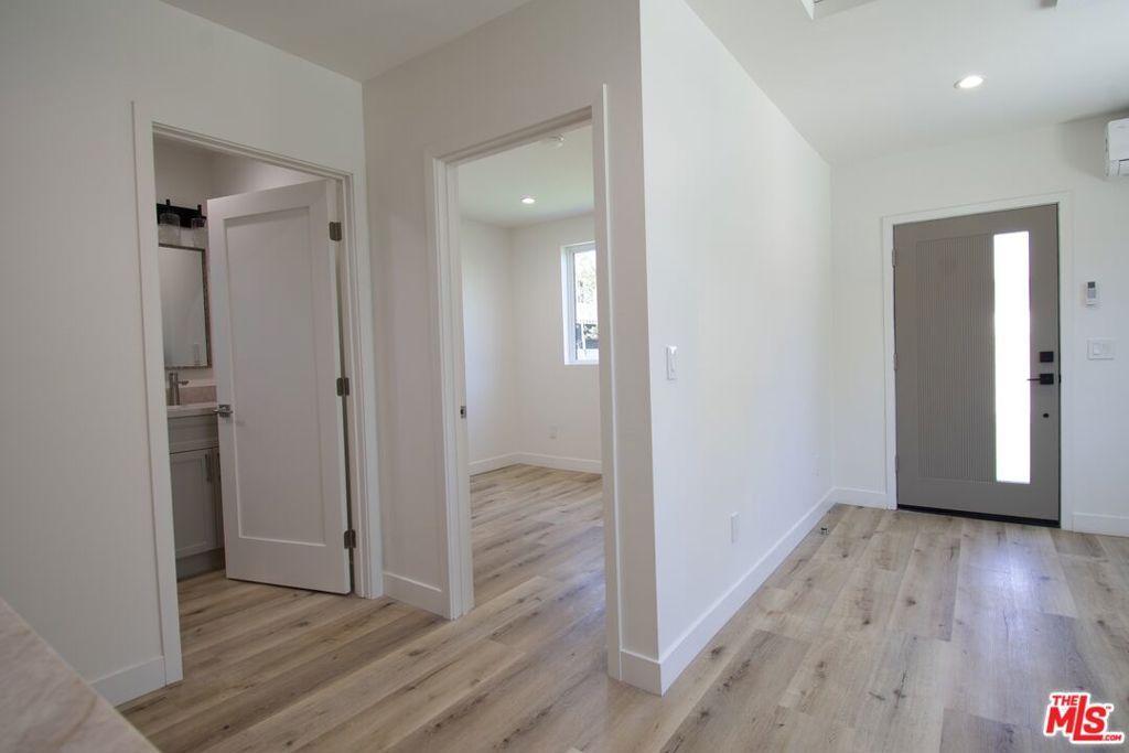 Image 35 of property listing at 5660 Spokane Street, Los Angeles, CA 90016