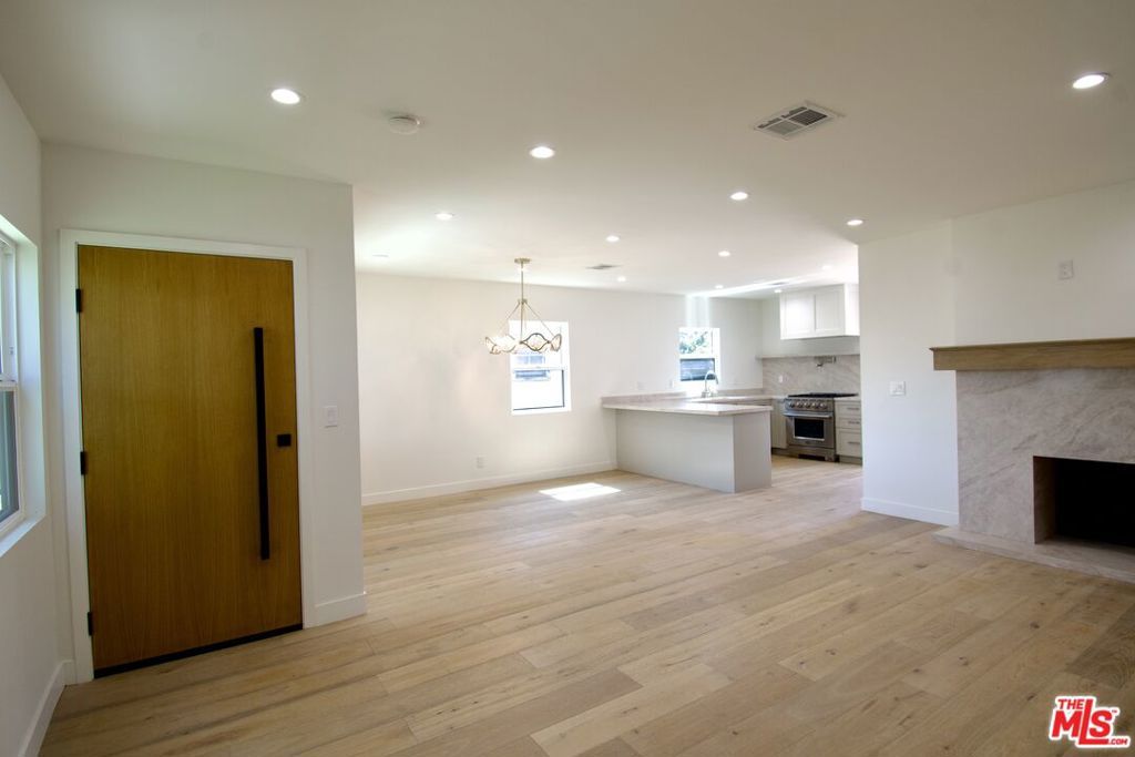 Image 5 of property listing at 5660 Spokane Street, Los Angeles, CA 90016