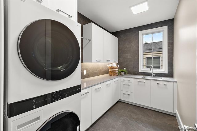 345 Kimberly Street, Birmingham, MI 48009