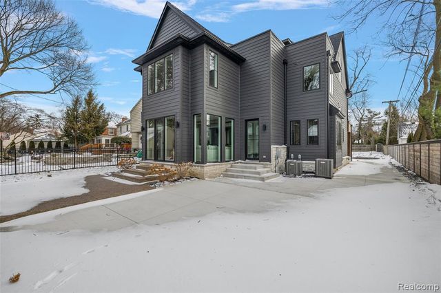 345 Kimberly Street, Birmingham, MI 48009