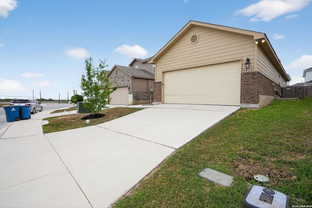 3917 ASHER ALY, St Hedwig, TX 78152