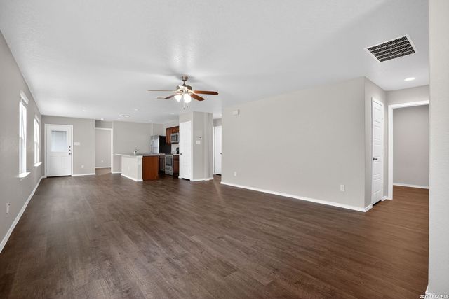 3917 ASHER ALY, St Hedwig, TX 78152