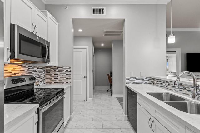 1900 Genesee Street 403, Houston, TX 77006