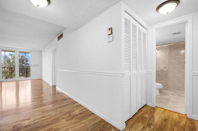 250 Jacaranda Dr 508, Plantation, FL 33324