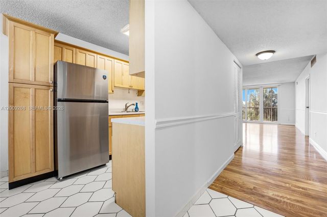 250 Jacaranda Dr 508, Plantation, FL 33324