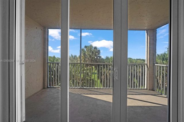 250 Jacaranda Dr 508, Plantation, FL 33324