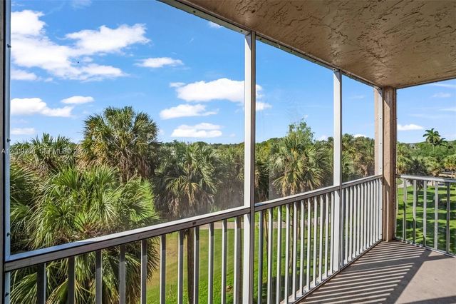 250 Jacaranda Dr 508, Plantation, FL 33324