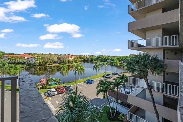 250 Jacaranda Dr 508, Plantation, FL 33324