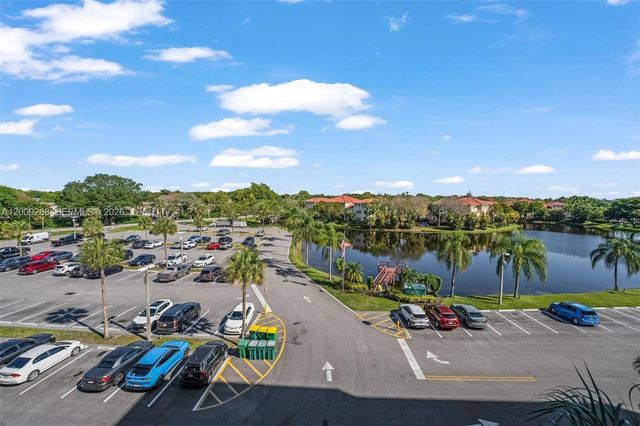 250 Jacaranda Dr 508, Plantation, FL 33324