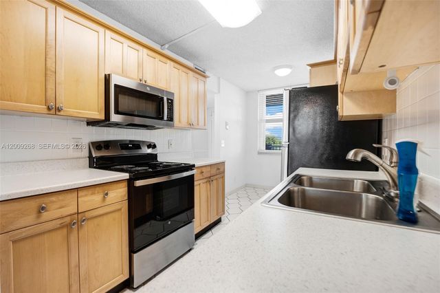 250 Jacaranda Dr 508, Plantation, FL 33324