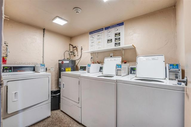 250 Jacaranda Dr 508, Plantation, FL 33324