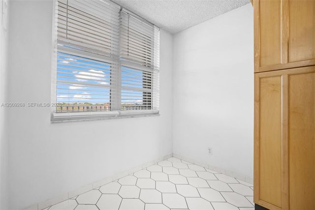 250 Jacaranda Dr 508, Plantation, FL 33324