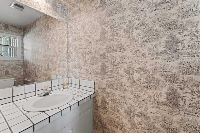 1345 NE 9th Street, Grants Pass, OR 97526