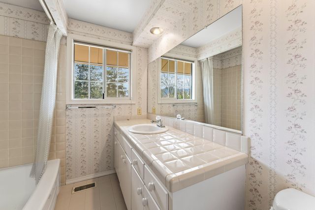 1345 NE 9th Street, Grants Pass, OR 97526