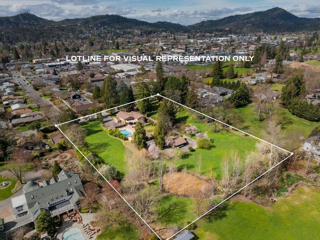 1345 NE 9th Street, Grants Pass, OR 97526
