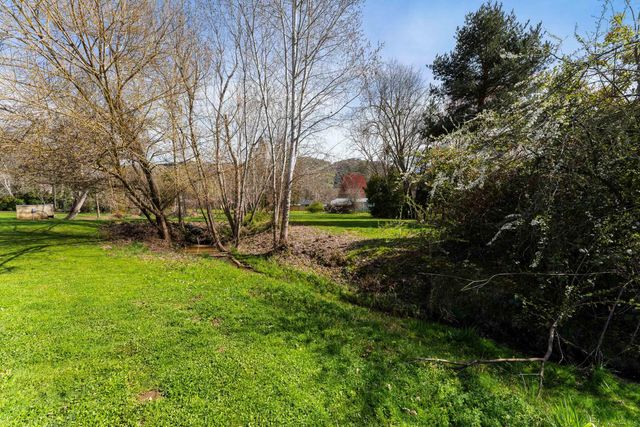 1345 NE 9th Street, Grants Pass, OR 97526