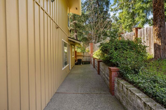 1345 NE 9th Street, Grants Pass, OR 97526