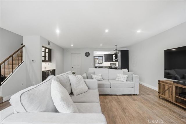 9960 Owensmouth Ave 21, Chatsworth, CA 91311