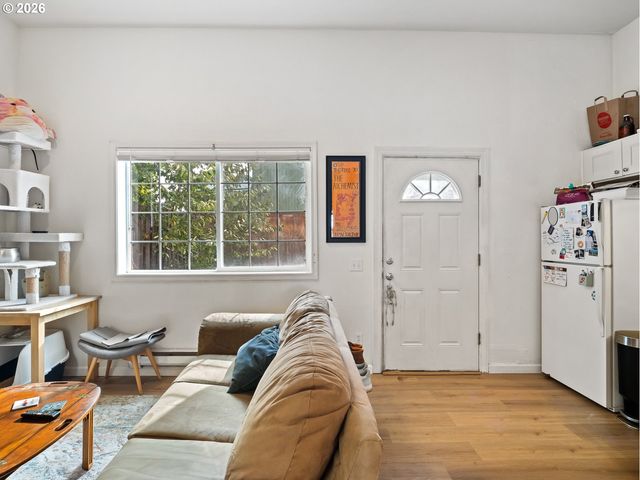 9004 N MOHAWK Ave, Portland, OR 97203