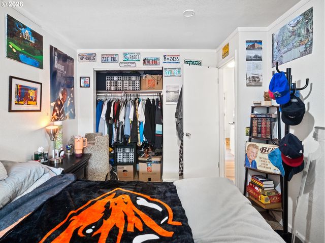 9004 N MOHAWK Ave, Portland, OR 97203