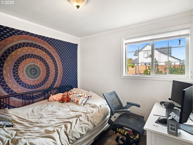 9004 N MOHAWK Ave, Portland, OR 97203
