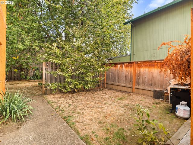 9004 N MOHAWK Ave, Portland, OR 97203