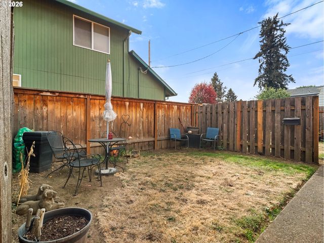 9004 N MOHAWK Ave, Portland, OR 97203