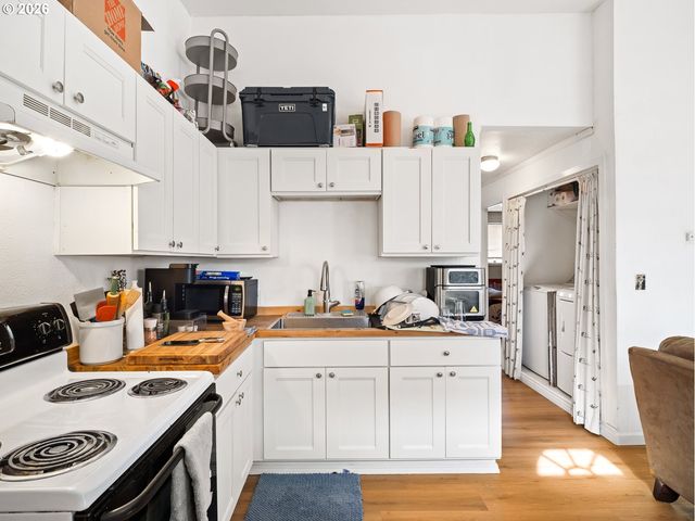 9004 N MOHAWK Ave, Portland, OR 97203