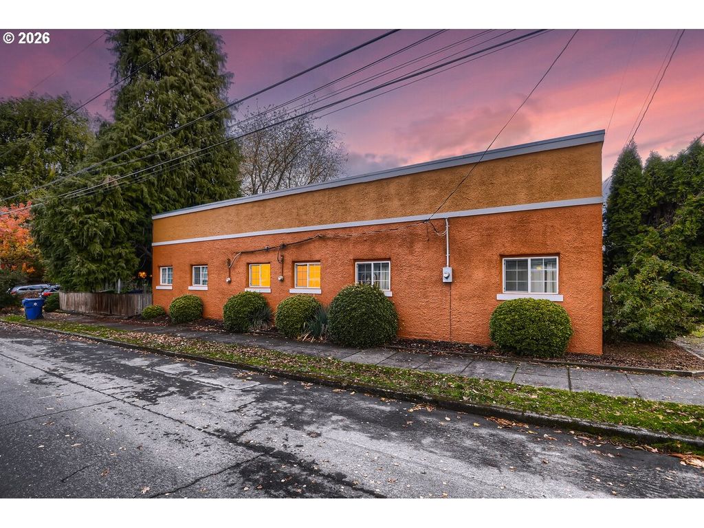 9004 N MOHAWK Ave, Portland, OR 97203