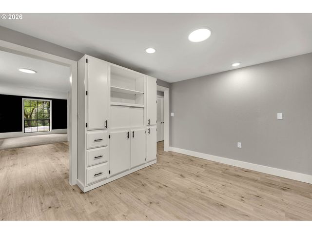 30921 Nw SPENCER Rd, La Center, WA 98629