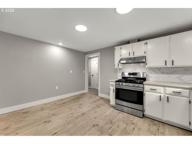 30921 Nw SPENCER Rd, La Center, WA 98629