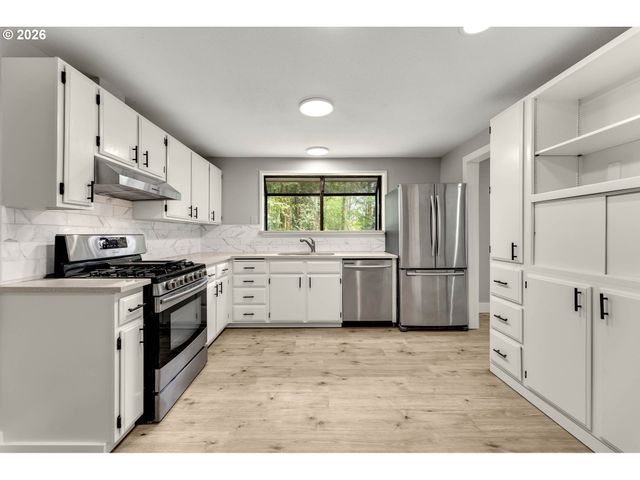 30921 Nw SPENCER Rd, La Center, WA 98629