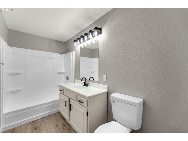 30921 Nw SPENCER Rd, La Center, WA 98629