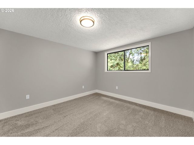 30921 Nw SPENCER Rd, La Center, WA 98629