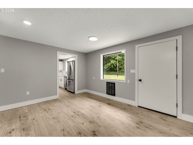 30921 Nw SPENCER Rd, La Center, WA 98629
