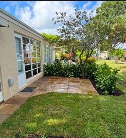 13725 Flora Place D, Delray Beach, FL 33484