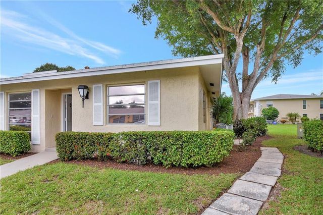 13725 Flora Place D, Delray Beach, FL 33484