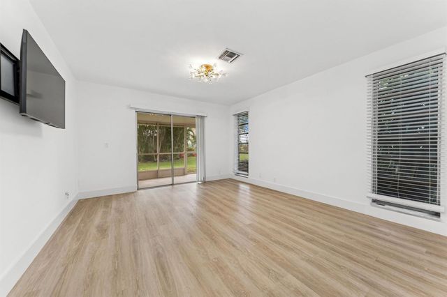 13725 Flora Place D, Delray Beach, FL 33484