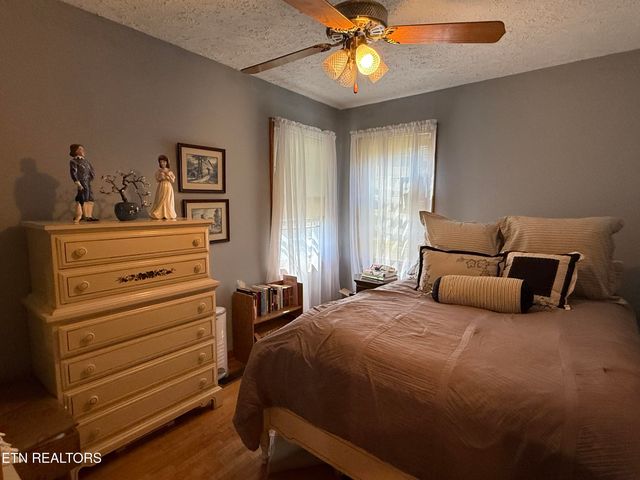 400 W Ridgecrest Drive, Kingston, TN 37763