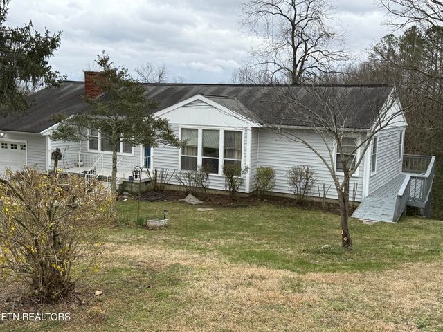 400 W Ridgecrest Drive, Kingston, TN 37763