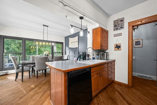 332 Forest Road, Davenport, IA 52803