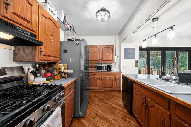 332 Forest Road, Davenport, IA 52803