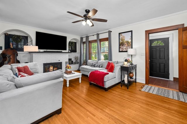 332 Forest Road, Davenport, IA 52803